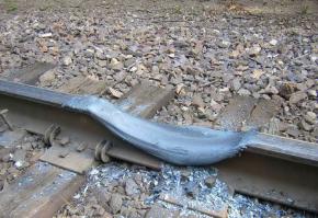 Электровоз - ДРИФТОВАЛ !
Вместо жжёной резины был запах жжёного металла !