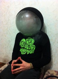 День Космонавтики в Севске (Северодвинск 2011г.) 
А вот и Пришелец ?