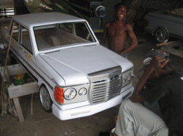 В Африке аналогичные Деревянные делают, но только гробы.