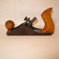 Это рубанок, если кто не знает ( из тех кто пользует Электрорубанки).