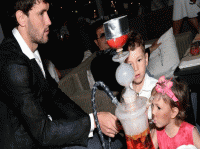 Футболист Жирков учит детей курить Кальян.