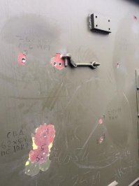 Вот кстати фотоотчетик выложили по саксонам полученным. Обстреляли и посмотрели. Между прочим он держит то, что пропускает бтр. И противофугасный пол имеется. Такой вот чисто полицейский допотопный бгоневичок.