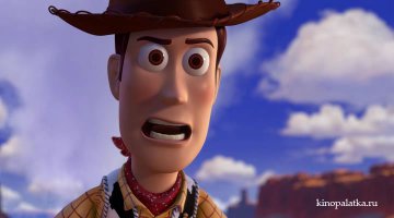 Оригинальная ваза для фруктов из старых игрушечных солдатиков