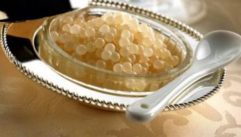 Белой икрой еще называю яйца Виноградной улитки! европейский деликатес! Попробовав икру улиток, вы ощутите свежесть леса после дождя, ароматы грибов, дубовых листьев, мягкий запах влажного торфяного мха, ощутите вкус пенька обоссаного грибником, перенесетесь таким образом к ароматам осени…