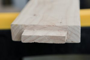 Нам в школе в своё время за такое выше тройки не поставили бы. А теперь в сеть выкладывают.