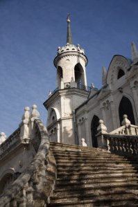 Не храм, а просто церковь. Необычная архитектура. (Владимирская церковь)