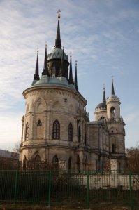 Не храм, а просто церковь. Необычная архитектура. (Владимирская церковь)