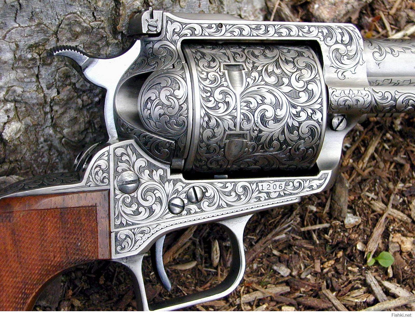 Украшенное оружие. Ругер Блэкхок 44 Магнум. Гравировка на оружии. Старинный револьвер. Револьвер с гравировкой.