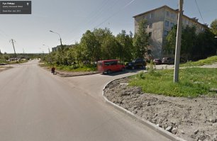 Есть город, есть улица, гуглваген профотографировал местность - видимо за это :)