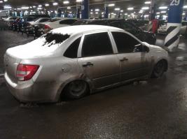 Сам тоже фоткал))) Так и не понял как он ездил: зима на дворе, снег! А пневма стоит как это ведро.