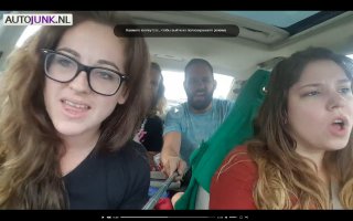 Четверо ребят неудачно спели в машине