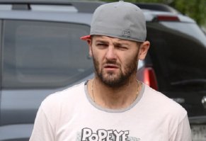 Мне одному он Радулова напоминает?