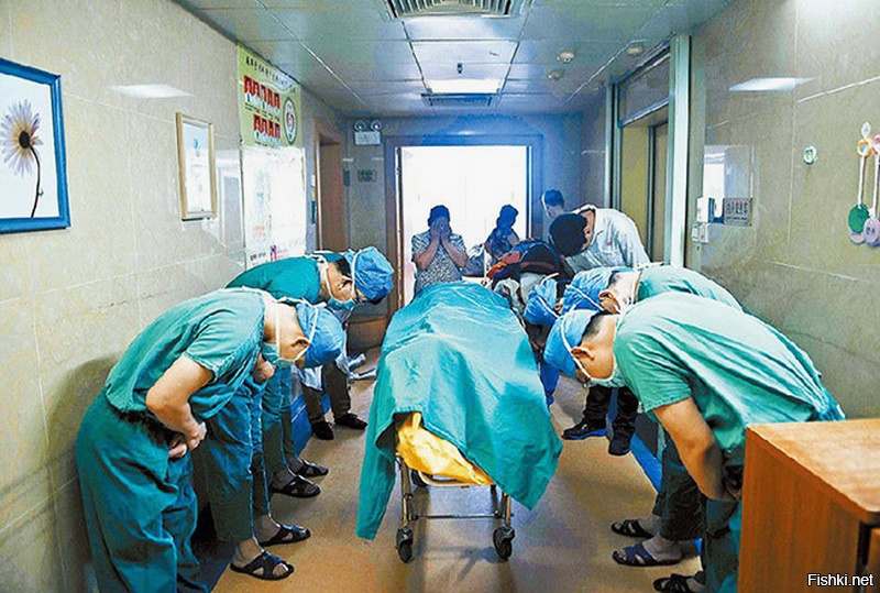 Китай. 11-летний школьник, страдающий от опухоли мозга, перед смертью просит отдать его печень и почки другим больным, чем спасает нескольких людей.