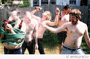 забыли пьяных друзей