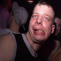 женщину хоть можно с помощью макияжа в красавитцу превратить а вот что делать со страшным мужиком?(