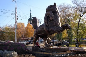 Вот эта тварь (в хорошем смысле) в 3D 
Помнится, местные попы петиции писали против установки памятника (он через дорогу от заведения РПЦ), мол олицетворяет аццкого сотону или типа того.