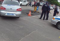 Цука урод он. Кстати эта шваль написала в прокуратуру на карикатуры. Теперь этих пацанов ищут для обьяснений. Мы кстати написали ответное обращение в прокуратуру по поводу обвалившегося асфальта в центре Рязани. Аккурат после дня победы!! Ждем ответа



несмотря на то что центр был парализован полностью несколько дней. виновных нет.... а после на том же месте опять ЧП!!



"В Рязани на площади Победы, на месте, где недавно провалился асфальт, вновь образовалась яма, сообщает сайт УМВД по Рязанской области.

Движение транспорта перекрыто по крайней правой полосе в районе перекрестка Первомайского проспекта и проезда Завражнова в сторону площади Ленина. На данном участке дороги движение регулируется инспекторами ДПС. Других ограничений для личного и общественного транспорта нет.

Как пояснили YA62.ru в пресс-службе администрации Рязани, на этот раз причиной провала стала не авария на тепломагистрали. Асфальт просел после ремонта из-за большой транспортной нагрузки данного участка, а также в связи с ускоренными темпами ремонтных работ. В пресс-службе уточнили, что до конца дня работы должны быть завершены. "