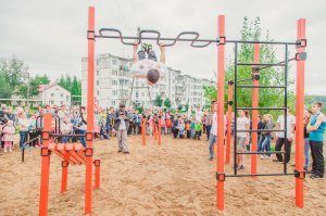 Компания этих креативщиков скромничает, зачетные площадки для кросфита делают!