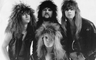 Педики?! Не, просто весёлые ребята. Пантера в детстве.