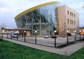 Новорязанское шоссе богато странными постройками...