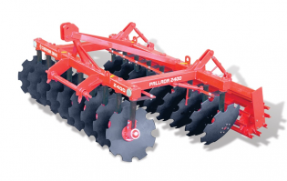 Здесь - неожиданное использование диска от погибшего тракторного культиватора - очень удобно на улице. С собой не повезёшь, тяжёлый, но  в качестве постоянного приспособления - действительно хорош.