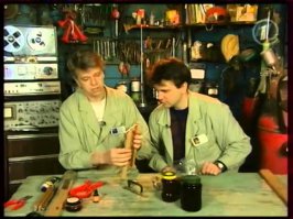 Это мы почему раньше всякую хр*нь из пластиковых бутылок делали? Это потому, что у нас труб ПВХ не было!