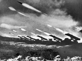 Ещё раз говорю, посмотри на картинку ниже и ЗАПОМНИ, разработчики этого оружия делали баллистические ракеты и космические ракеты в СССР.
СССР начал разработку ракет и довёл её до первого человека в Космосе.
Что там у немцев пёрнуло в виде двух ракет - насрать.