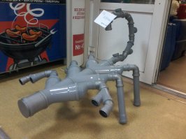 Когда продавцу заняться нечем)))