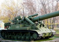 "Конденсатор-2П" так и не пошла на конвеер - отдача от запуска 406-мм снаряда постоянно что-то разхерачивала в установке :)

в качестве парадного устрашения "западных партнеров" в самый раз, но с появлением эффективных ракетных комплексов разработка потеряла всякий смысл

так и осталась в музее: