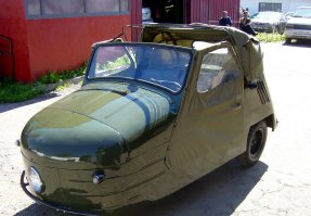 Прямо так и первый))) Вот этот автомобильчик был раньше мотоколяска С1Л. Выпускался он с 1952 по 1957 год.