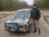 Похоже на броньку из рессор. Это будет работать. Все остальное - голимый фуфел.
