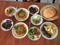 Ах хумус хумус, это философия, и смысл существования.
А когда к этому приложить фалафель, то вообще супер.
Причём каждый говорит что у него самый вкусный хумус, он прав, но и у другого он тоже самый вкусный, только по своему.