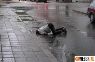 Сингулярность в чистом виде для отдельных индивидуумов.

Сингулярность- тот переломный момент, после которого технический прогресс ускорится и усложнится настолько, что окажется недоступным нашему пониманию, а сам человек окажется освобожден от труда на столько, что окажется за рамками прогресса.