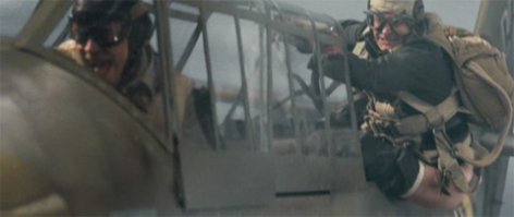 -подлетай ближе к эсминцу!!