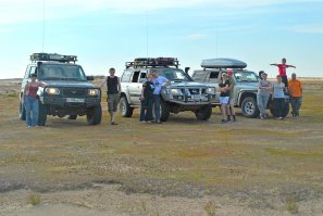 Бывали раньше такие ситуации, но пережили этот этап. В группе у каждого свои обязанности, мы вместе вырабатываем план поездки и график движения. У каждого свои увлечения (дайвинг, природа, гряземес, охота, рыбалка... и прочее). И под интересы каждого находится время....
Но мы ездим в автоэкспедиции, это не совсем отдых в понимании большинства....
Но мы всегда довольны своим отдыхом)))))
Вот как-то так.....