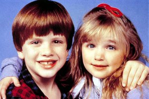 Пост как дизайнеры думают, как можно хранить игрушки.
Щас эти милые дети их соберут.