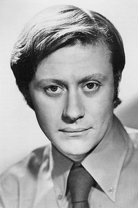 Не во время съёмок, но всё же...
14 августа 1987 года, во время гастролей театра в Риге, на спектакле «Безумный день, или Женитьба Фигаро», не доиграв последнюю сцену, Миронов теряет сознание. Его доставили в нейрохирургическое отделение местной больницы Гайльэзерс, где диагностировали обширное кровоизлияние в мозг. В течение двух дней проводились мероприятия по поддержке дыхания и сердцебиения под косвенным руководством прославленного нейрохирурга Эдуарда Канделя. Несмотря на это, актёр скончался 16 августа в 5:35 утра. (с) Википедия