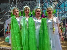 1 июня в Донецке, в парке им.Щербакова состоялись народные гулянья, приуроченные к Международному дню защиты детей.
