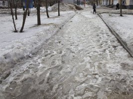 Зиму не люблю... Серость, слякоть, грязь, холод, солнечные-зимние деньки можно по пальцам пересчитать...