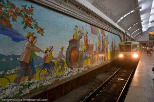 Красивое метро в Пхеньяне