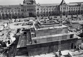 20 фото культовых достопримечательностей со всего мира в процессе их строительства