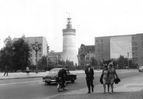 20 фото культовых достопримечательностей со всего мира в процессе их строительства