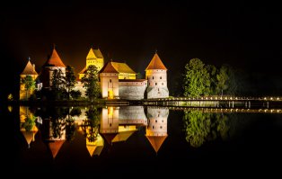 Ну, а лично для меня самый красивый - это Тракайский замок: