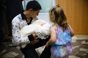 Моя старшая встречает младшую: