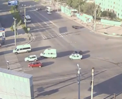 Классно на 3:01, долбанулись и разъехались, как ни в чём не бывало - видно у обоих рыла в пушку !