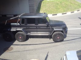 Трехосный Mercedes G63 AMG от Mansory