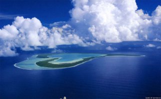 Скалы в Тихом океане!