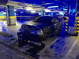 пару дней назад на парковке ТЦ капитолий
столб который победил бемеве виден справа