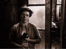 меня почему-то очень цепанула роль Фрейндлих в Сталкере.