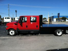 Так это обычный развозной грузовик International 4300 с полным приводом и прочими свистелками и перделками.